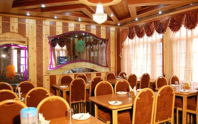 Hotel Himalayan Regency