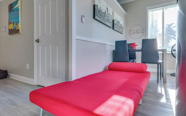 Sunny Miami Beach Condo Steps to Boardwalk!