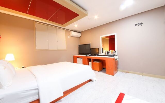 Gwangju Chungjangro Bobos