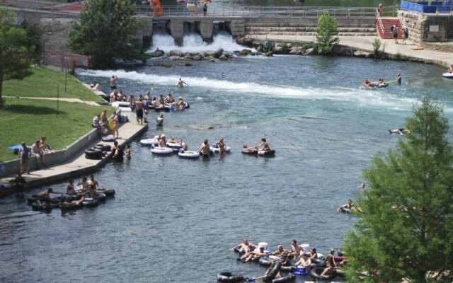 Courtyard by Marriott New Braunfels River Village