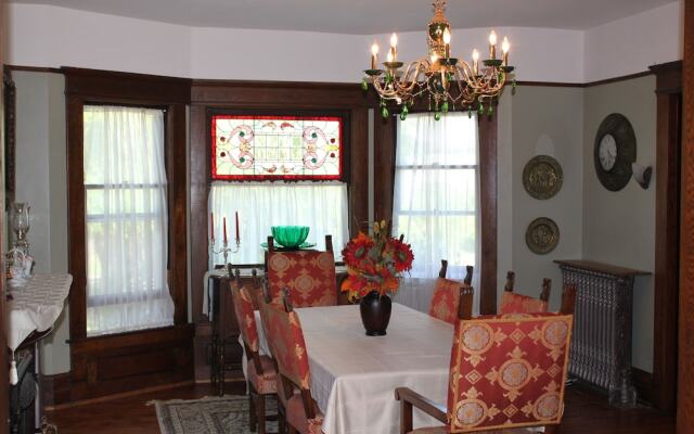 Green Oaks Bed and Breakfast