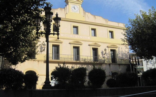 Modern Holiday Home in Sant Andreu de Llavaneres with Swimming Pool