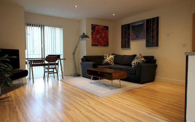 Lux Living Apartments - Alpha Apartments