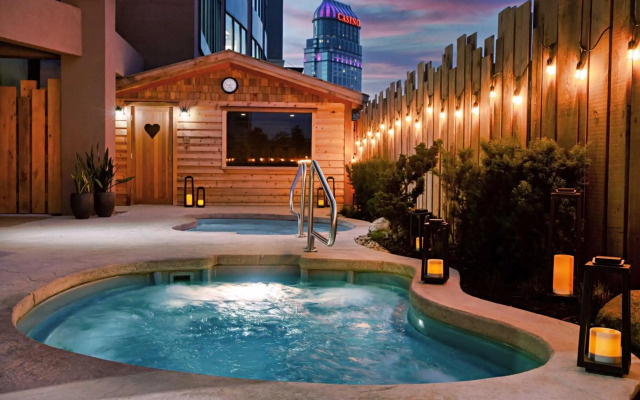 Marriott Niagara Falls Fallsview Hotel & Spa