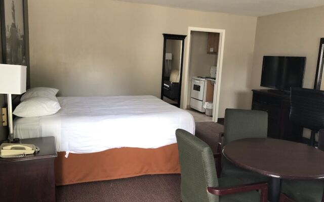 Super 8 Kingston