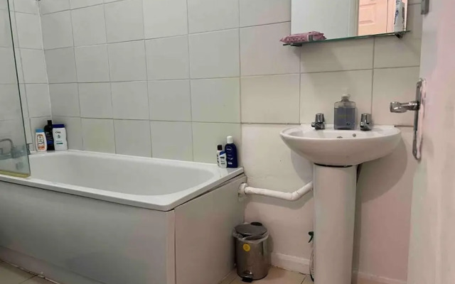 Private Rooms for 7 People With Bathroom