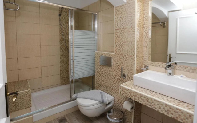 Rodon House Aparthotel