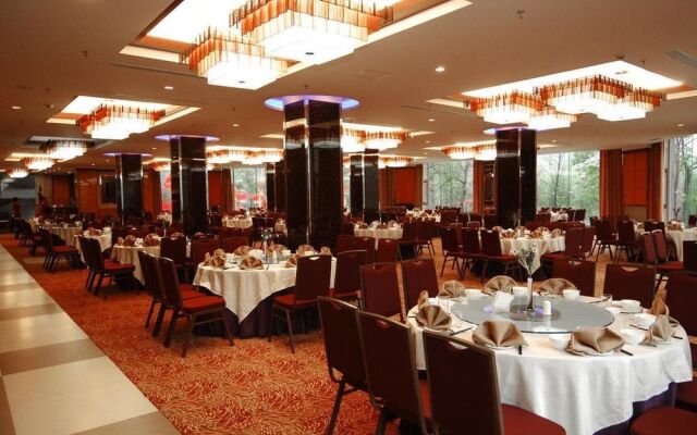 Emeishan Huasheng Spa Hotel