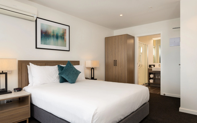 Отель Oaks Auckland