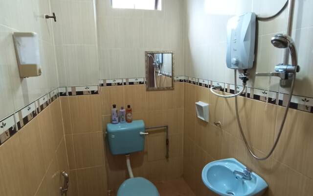 OYO 90868 Oba Hotel