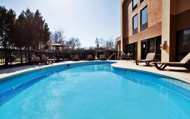 Hampton Inn Commerce