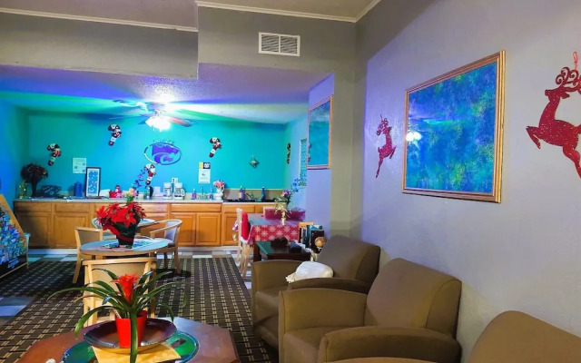 Grand View Plaza Inn & Suites