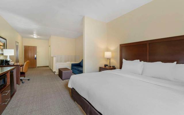 Comfort Suites Lake Geneva East