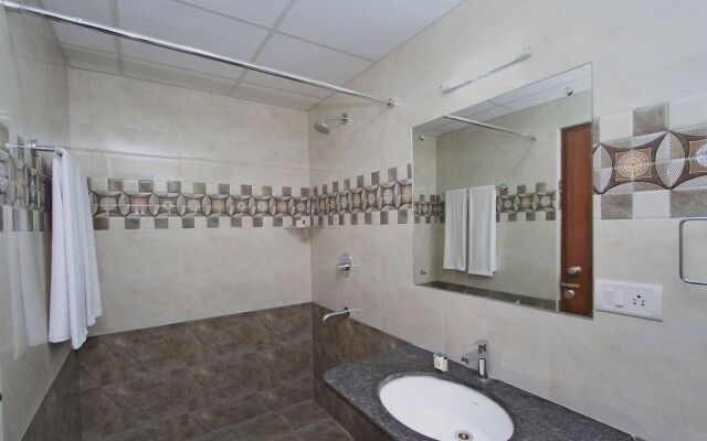 OYO 10379 Hotel Varcity Sapphire