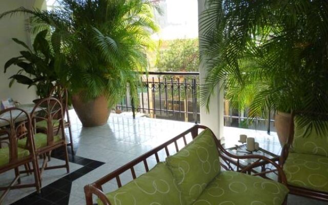 Capital O Posada Jois