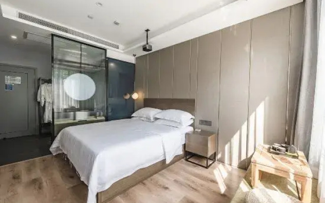 Crossing E-sports Hotel (Wenzhou Fortune Center Wendi Road)