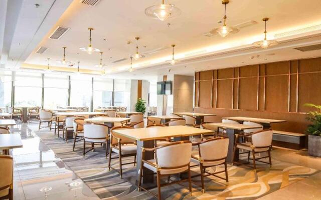 Howard Johnson Optics Valley Residence Wuhan