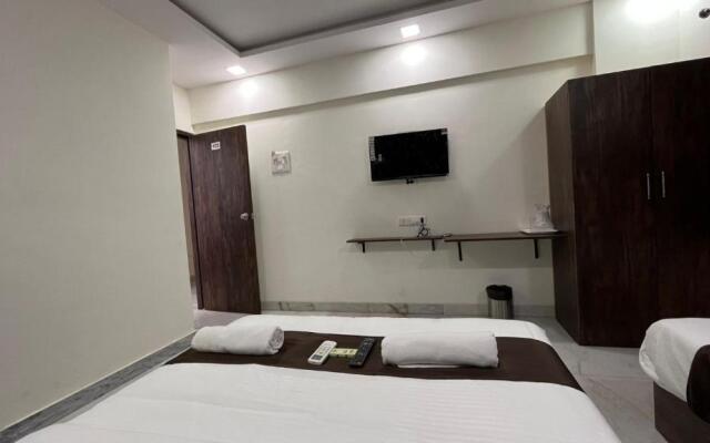 Hotel Plaza Rooms - Prabhadevi Dadar