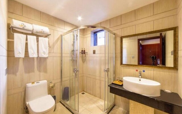 Lijiang Fenghuang Resort Hotel