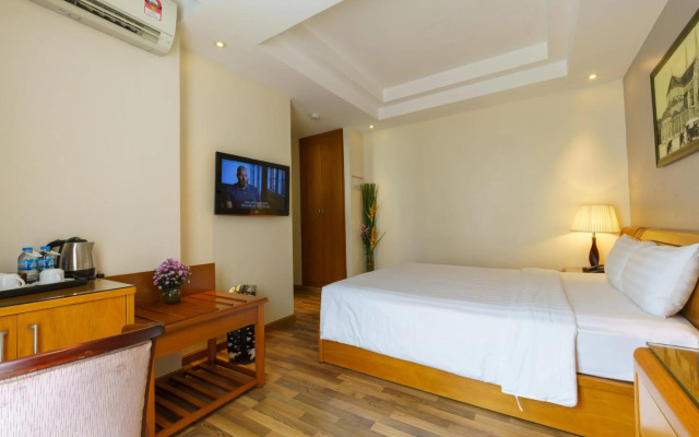 Roseland Corp Hotel