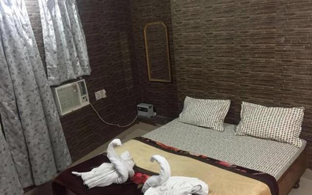 Purohit Lodge B&B By Stayapart