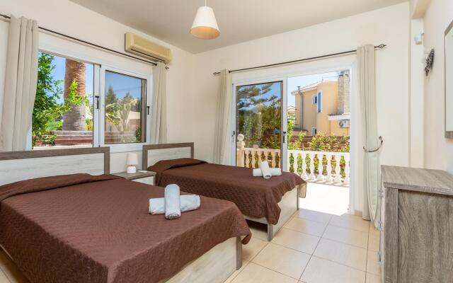 Queens Paradise 1 in Peyia