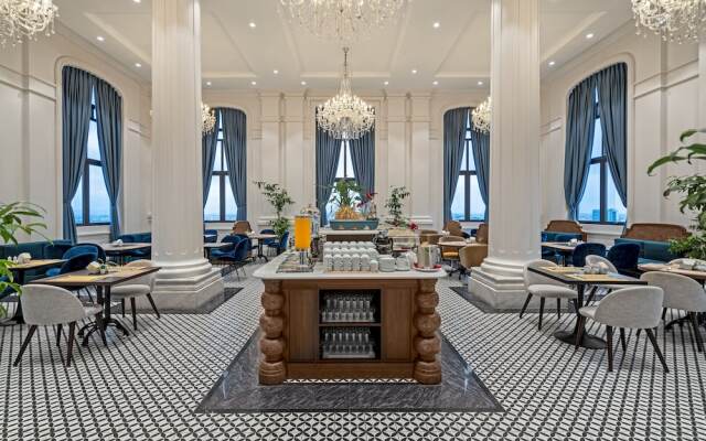 Rex Quang Binh Hotel
