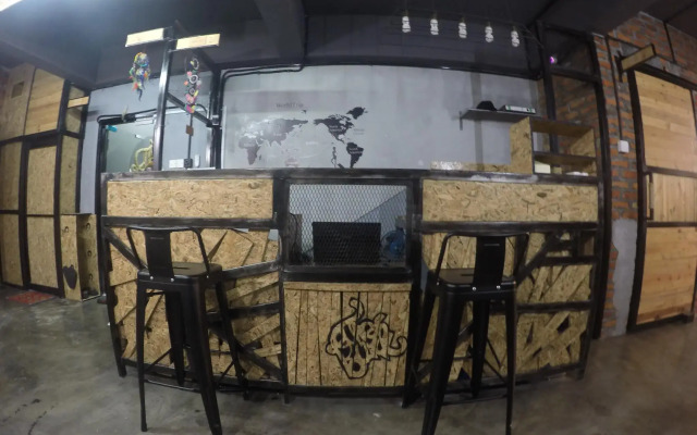 THE BUNK BACKPACKERS HOSTEL by fleur