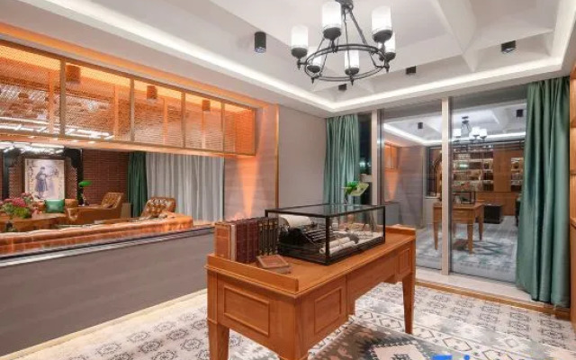 James Joyce Coffetel Hotel (Zhaoqing Qixingyan East Gate Square)
