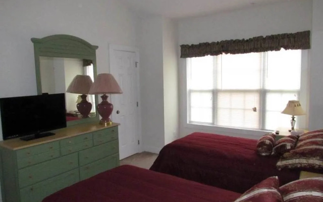 Magnolia North 302 4827 2 Br condo by RedAwning