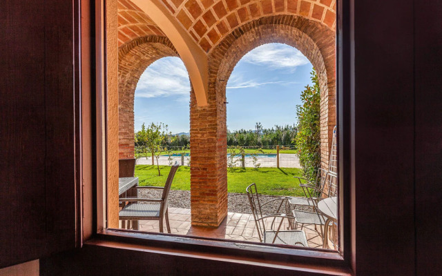 Charming Holiday Home in Vulpellac with Shared Pool