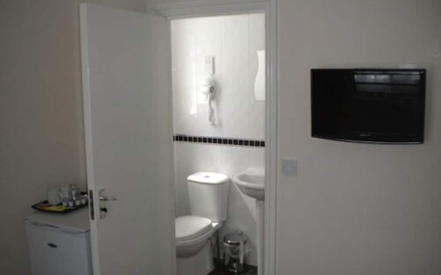 Royal Guest House by Saba