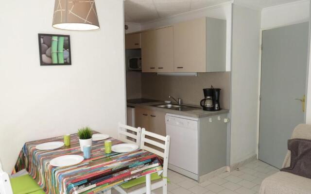 Appartement Sète, 2 Pièces, 4 Personnes - Fr-1-338-82