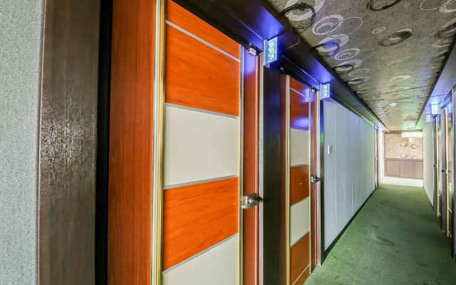 The Wall Hotel