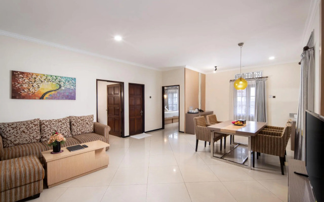 Royal Hotel and Villa Batu