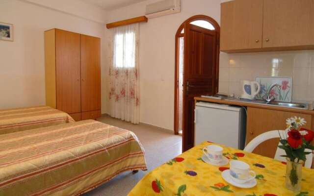 Beach Lovers Courtyard View Studio For Two