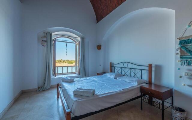 Lagoon View 1-Bedroom Apartment in West Golf El Gouna