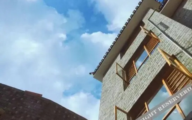 12 Rooms Inn