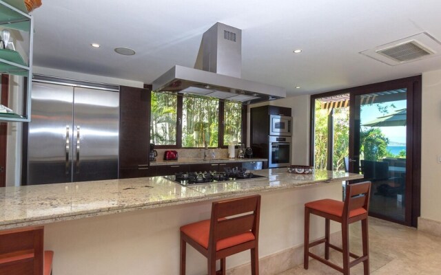 Sunny Vacation Villa 44