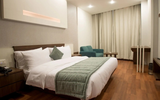 Hotel Narulas Aurrum