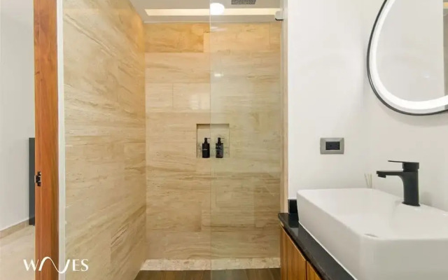 Spacious Loft w Garden View Pool Jacuzzi GYM