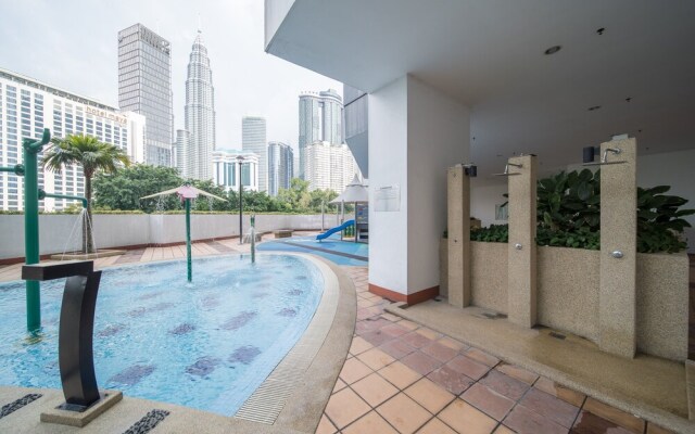 Crest Jalan Sultan Ismail by OYO Rooms