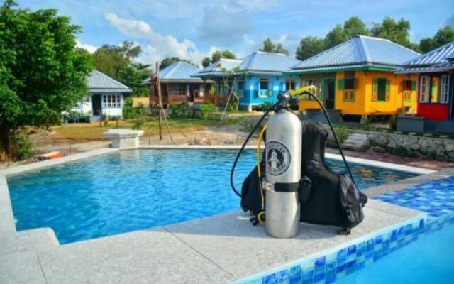 Rock and Wreck Dive Resort