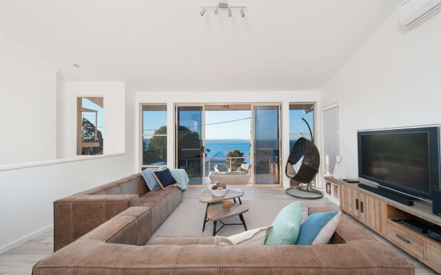 Sand & Sea, 1/13 Gloucester Street