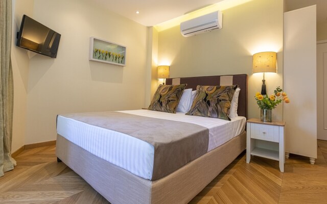 Ipelhome Plaka Boutique Apartments