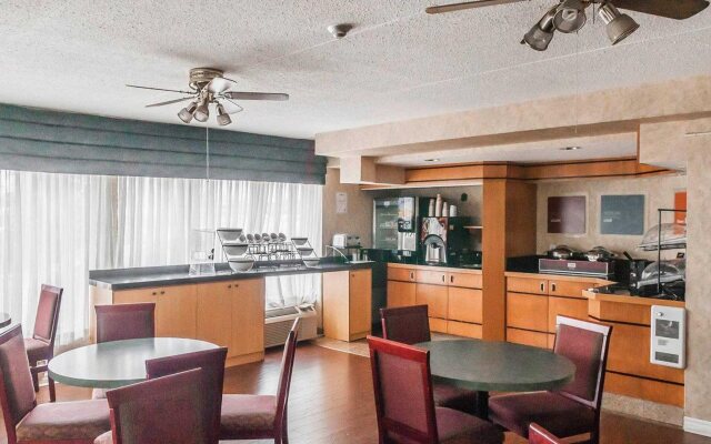Mississauga Inn and Suites