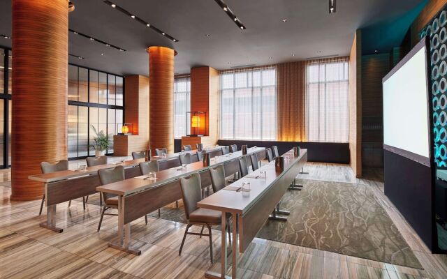 Graves 601 Hotel Wyndham Grand