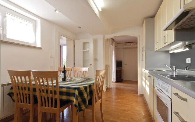 Stunning Home in Piran With Wifi and 2 Bedrooms