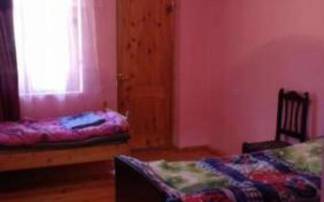 Tonchi Guest house