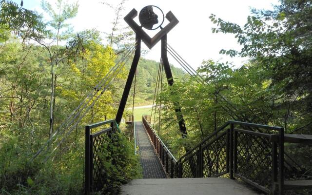 Holiday Inn Express Hocking Hills-Logan
